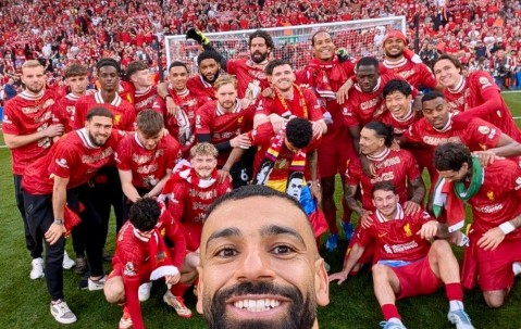 爱游戏下载app - 门兴格拉德巴赫训练开放日，今晨遗憾出局引欢呼，足总杯在即，团队化学反应显著