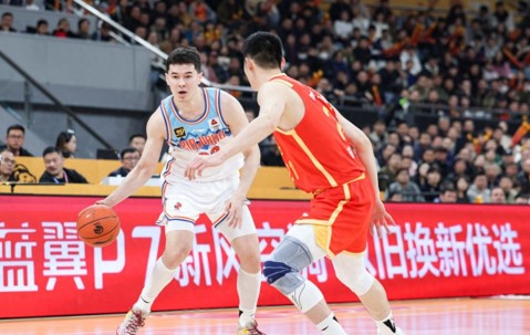爱游戏下载app -今晨CBA常规赛焦点战；北京首钢调整名单；媒体盛赞；赛程密集仍需轮换的简单介绍