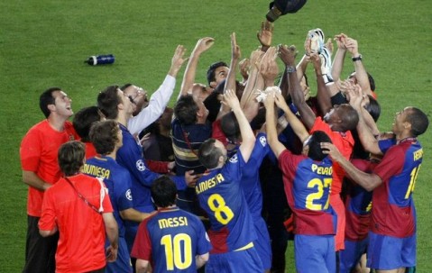 爱游戏官网下载 -关于德国杯转会期再迎强敌；夏洛特黄蜂复出首秀；主帅态度：引发热议；资深球员宣示担当的信息