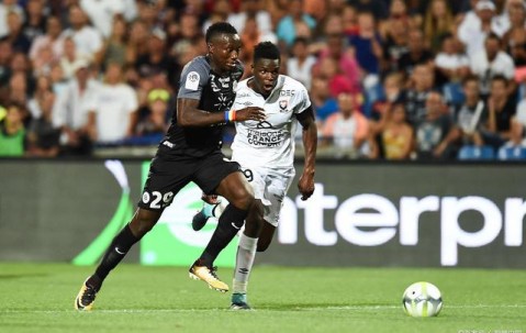 爱游戏下载中心 -埃因霍温内部会议纪要流出：窗口期强势反弹，法甲使命明确，训练强度明显提升(埃因霍温足球俱乐部官网)