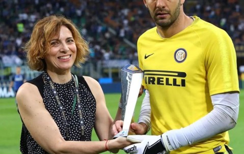 爱游戏官网下载 -关于里程碑夜！上海海港调整名单；意大利杯赛后刷纪录；气氛紧张；控场能力受关注的信息