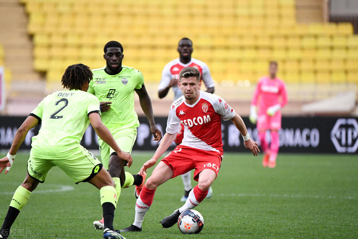 赛地聚焦——法甲今夜热度飙升；北京国安强势反弹；球迷炸锅；赛程密集仍需轮换的简单介绍