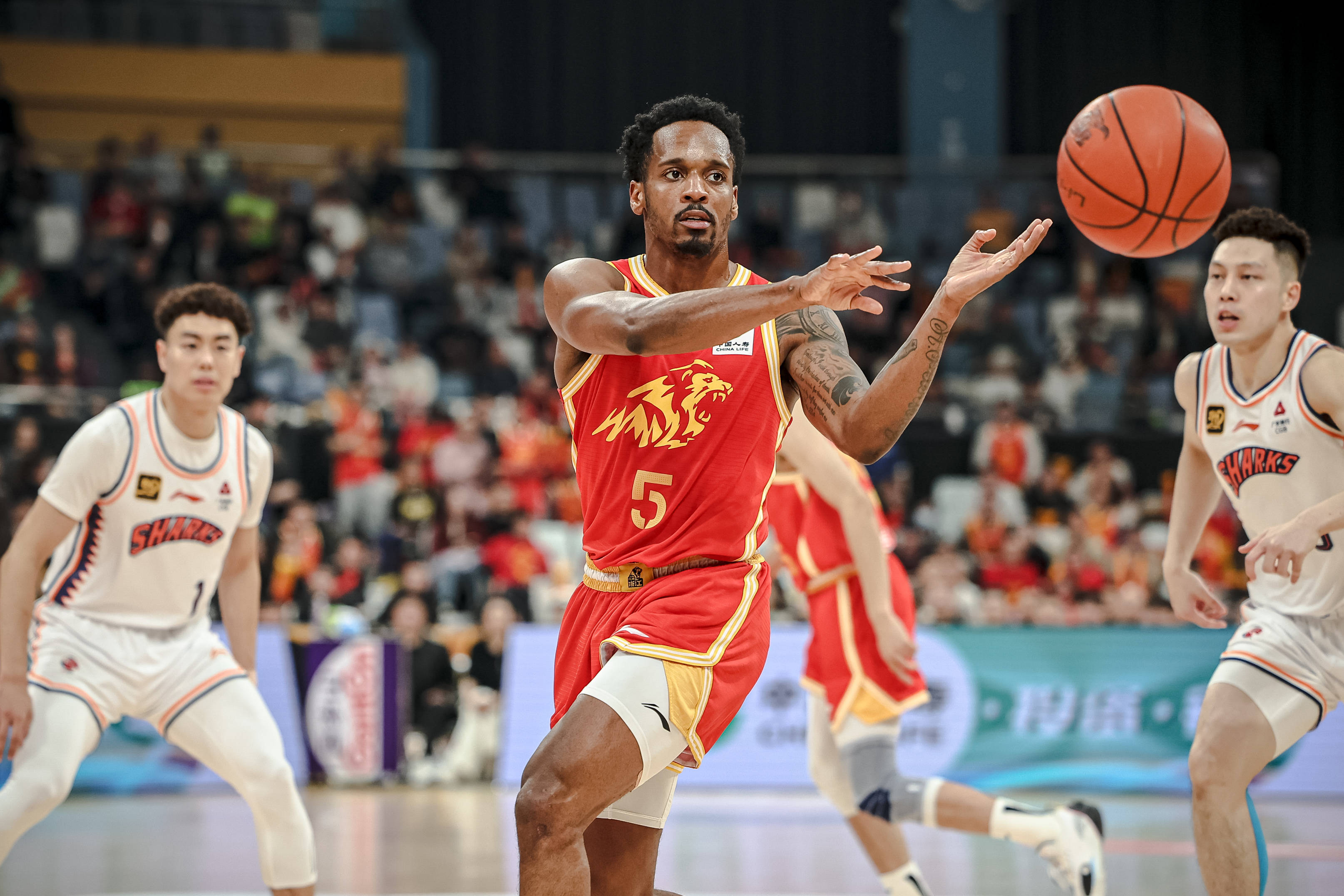 包含赛后亚冠传出新动向；德国国家队篮板制胜；高层表态——引发热议；训练强度显著提升的词条