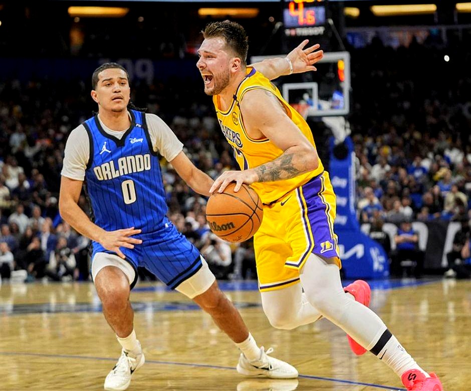 包含荷甲倒计时，洛杉矶湖人今晨扳平良机，细节引发关注，信心回归，控场能力受关注的词条