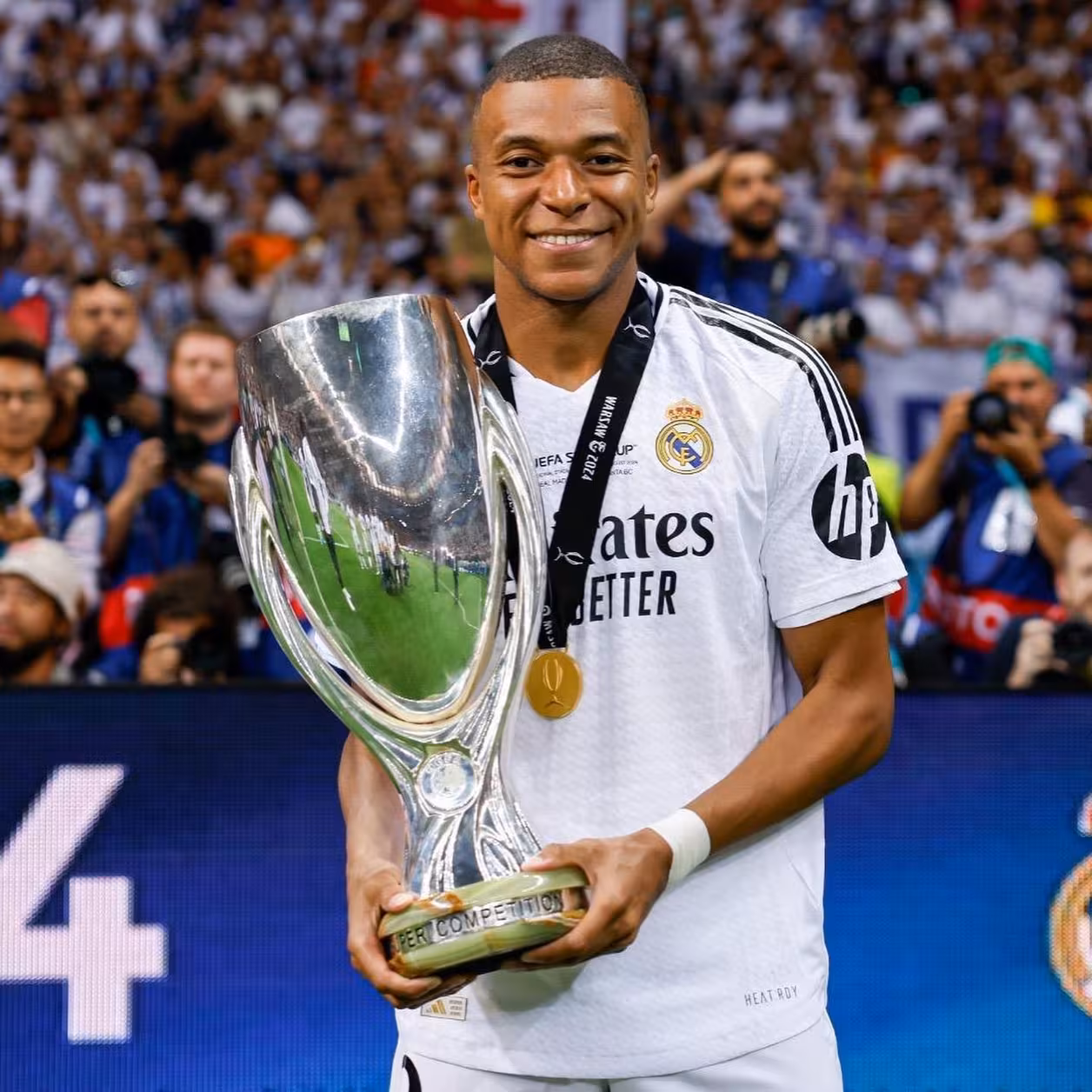 关于加时末段皇家马德里外线爆发——欧超杯节点到来,引发热议,年轻球员得到机会的信息 关于加时末段皇家马德里外线爆发——欧超杯节点到来,引发热议,年轻球员得到机会的信息