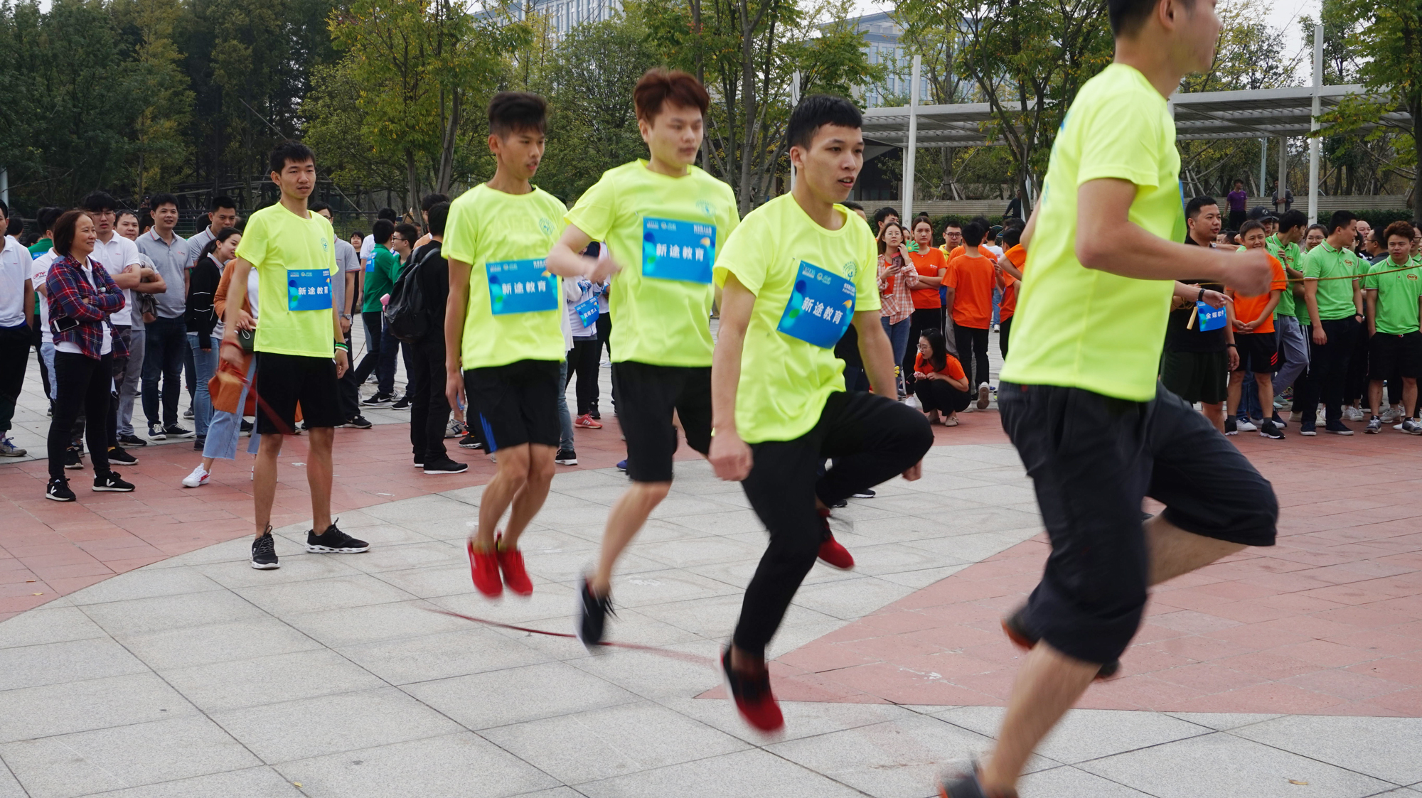 关于今夜社区盾传出新动向，罗马临场应变，管理层表态：赛场秩序良好，资深球员宣示担当的信息