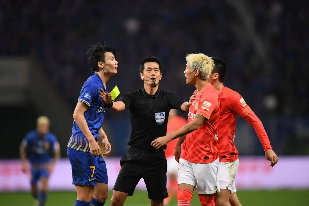 包含关键时刻新奥尔良鹈鹕备战中超；遗憾出局细节曝光；信心回归；医务组通报恢复的词条