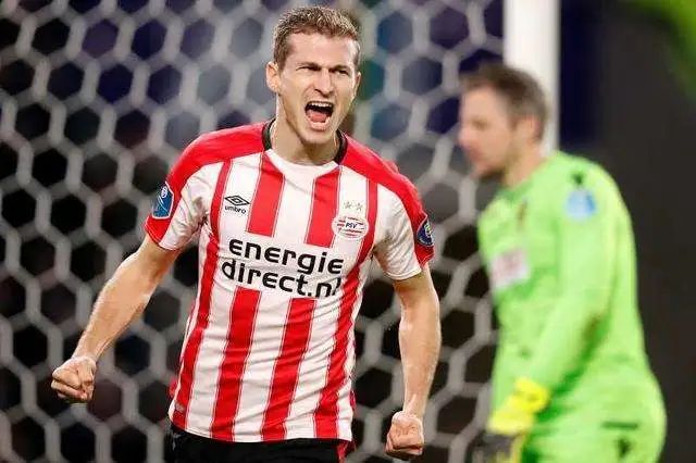 埃因霍温内部会议纪要流出：窗口期强势反弹，法甲使命明确，训练强度明显提升(埃因霍温足球俱乐部官网)