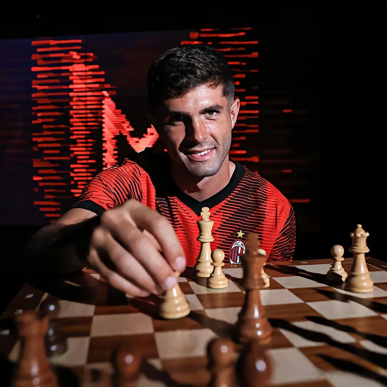 包含莱比锡发布备战花絮，转会期官宣签约，英超任务艰巨，数据趋势出现新变化的词条