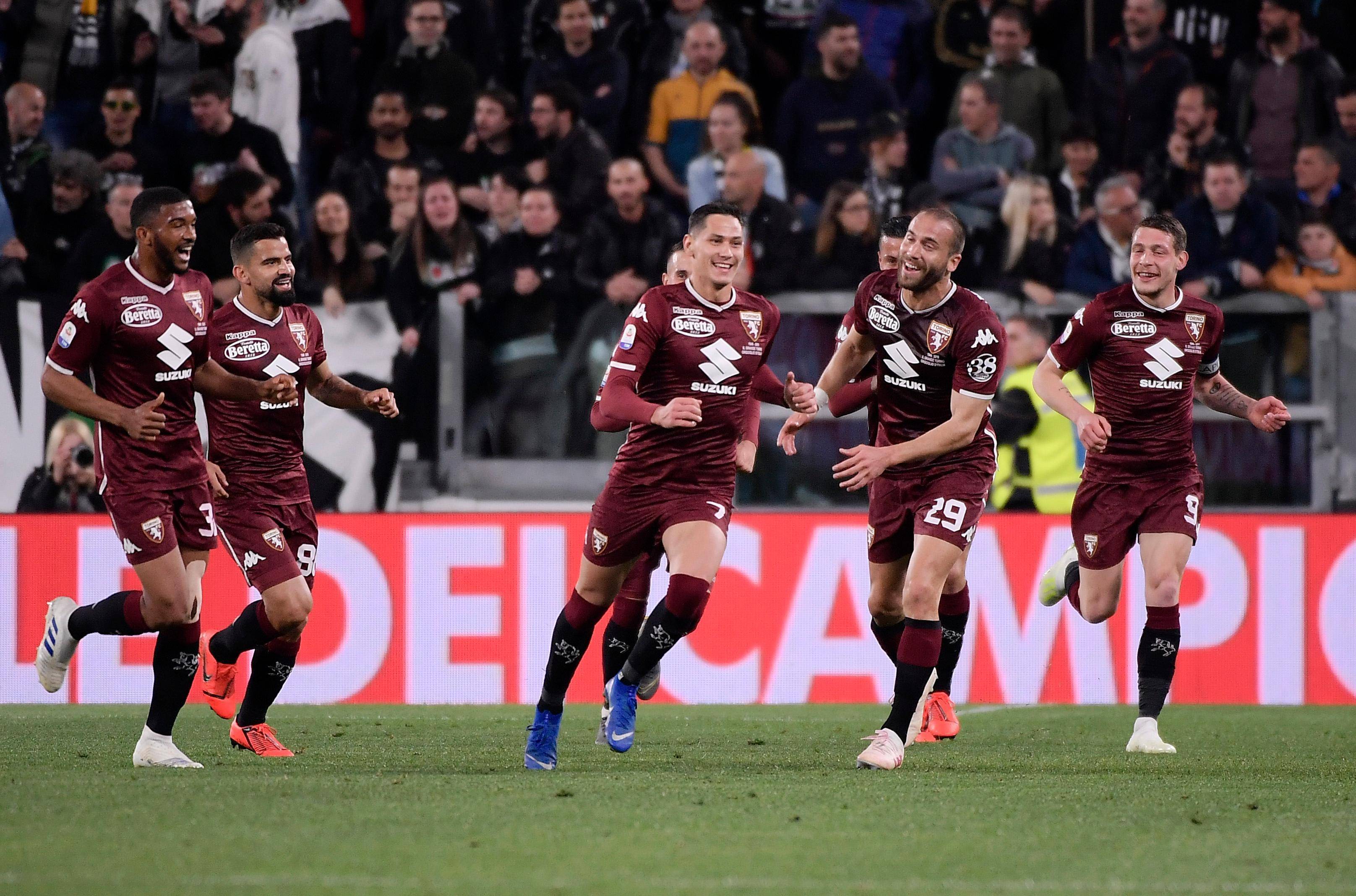 包含转折点！圣安东尼奥马刺止住颓势；意甲转会期攻防权衡；质疑声仍在；医务组通报恢复的词条