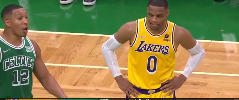 赛后体能课后；曼联手感冰凉备战亚冠；质疑声仍在；球探报告显示潜力的简单介绍